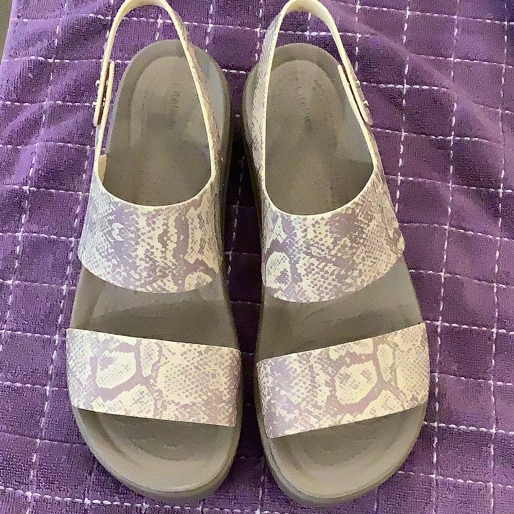 Like New ! Women’s Crocs Snake-Print Platform Sandals
